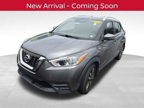 Certified 2019 Nissan Kicks SV FWD image 1
