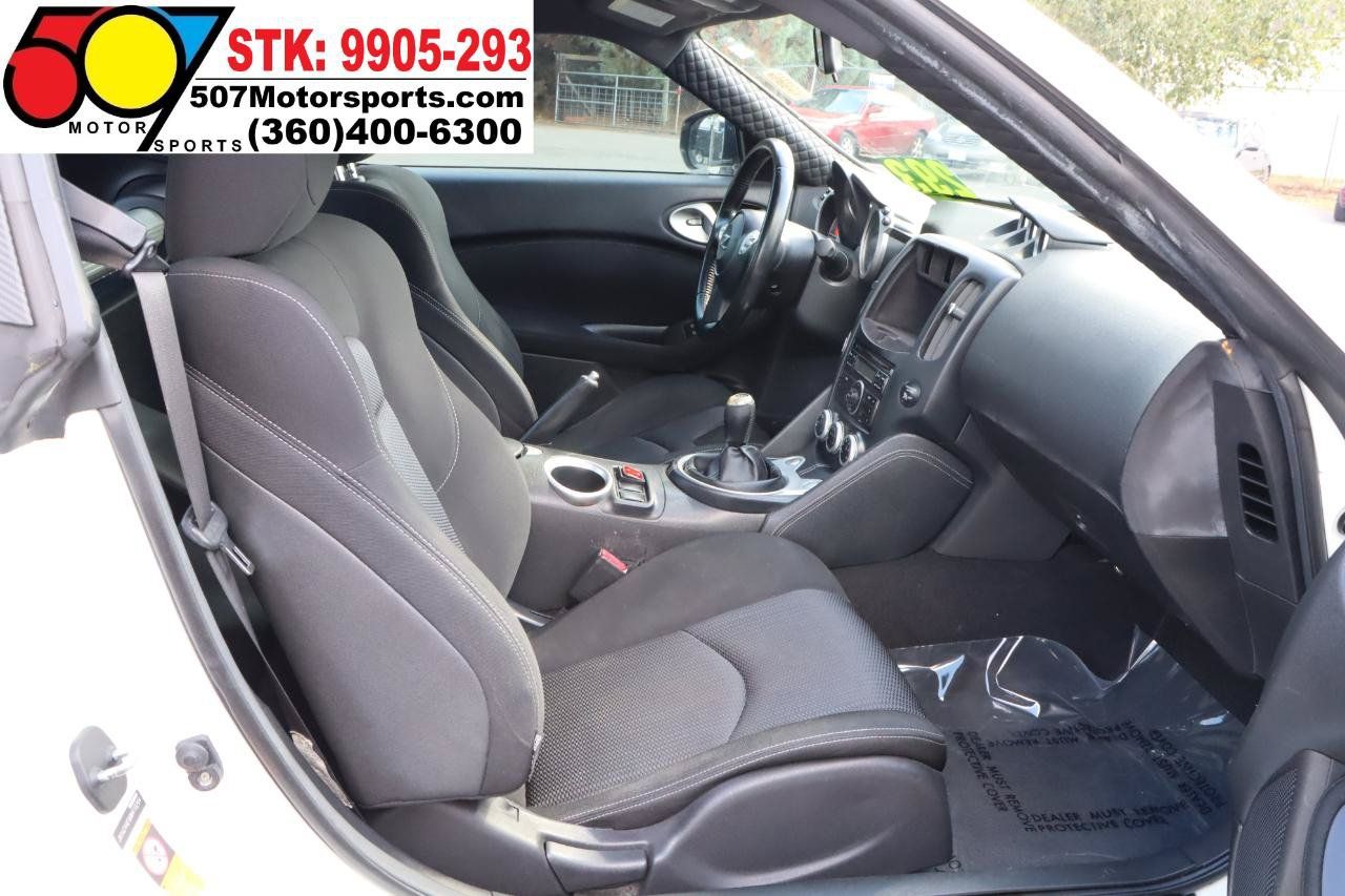 Used 2009 Nissan 370Z Coupe RWD image 14