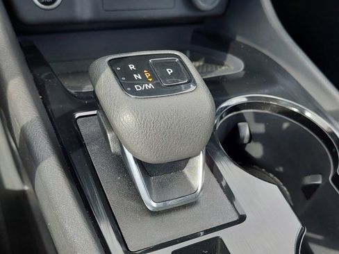 Used 2023 Nissan Rogue SV image 32