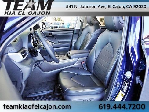 Used 2021 Toyota Highlander XLE image 16
