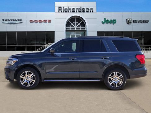 Used 2023 Ford Expedition XLT RWD image 3