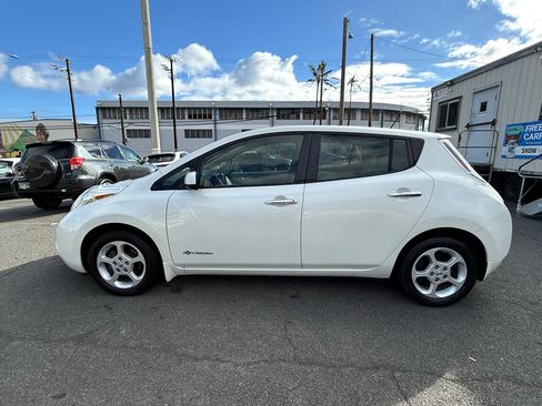 Used 2013 Nissan Leaf SV w/ LED & Quick Charge Pkg image 2