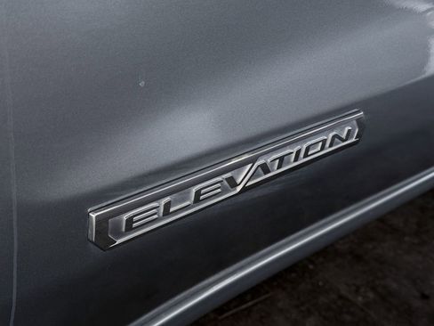 Used 2025 GMC Sierra 1500 Elevation image 21