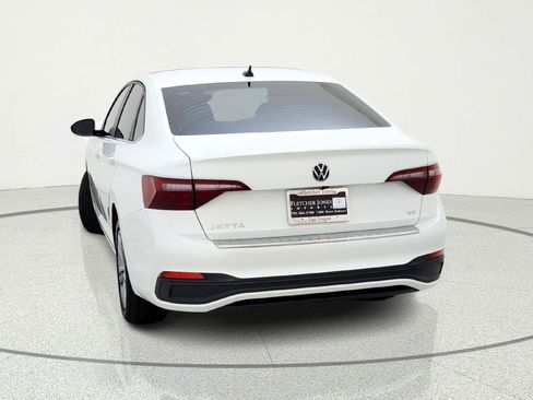 Used 2024 Volkswagen Jetta SE image 11