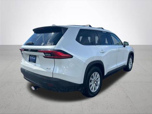 Certified 2024 Toyota Grand Highlander AWD image 8
