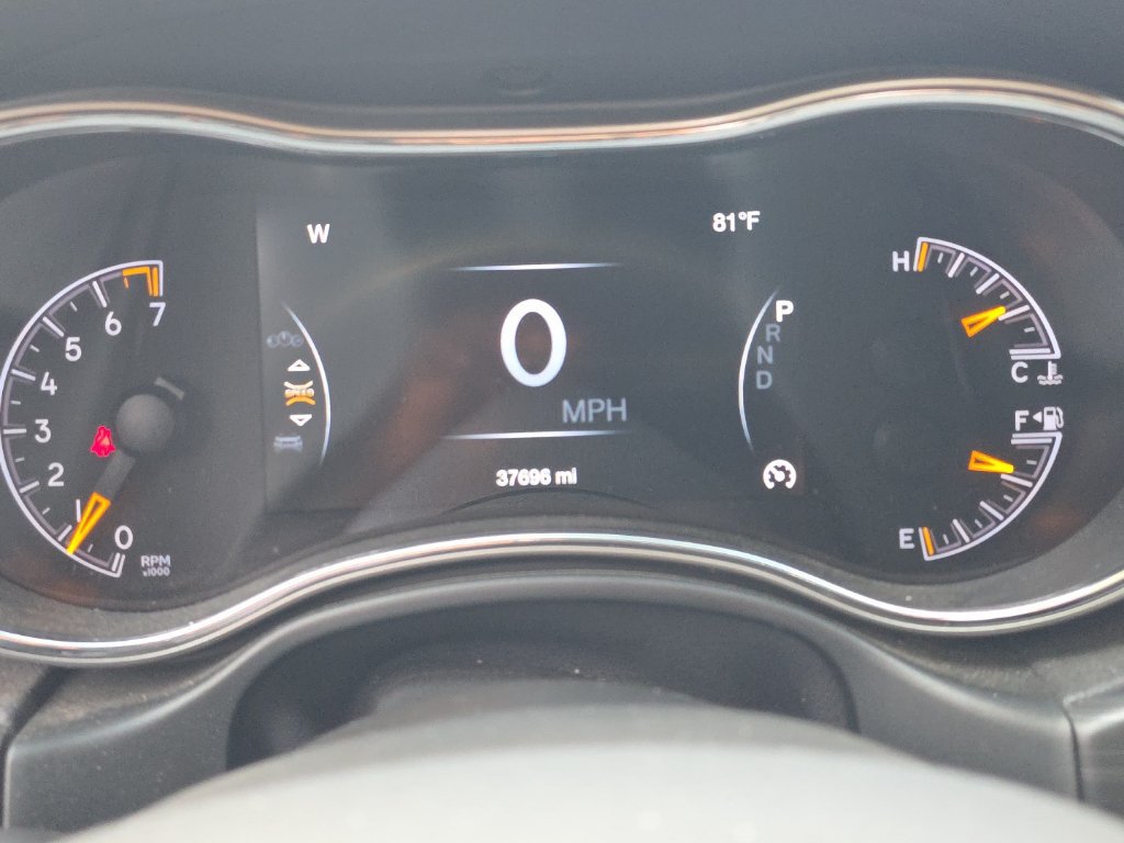 Used 2020 Jeep Grand Cherokee Altitude AWD/4WD image 16