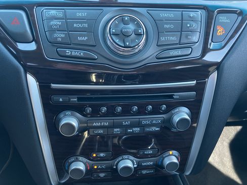 Used 2016 Nissan Pathfinder Platinum AWD/4WD image 19