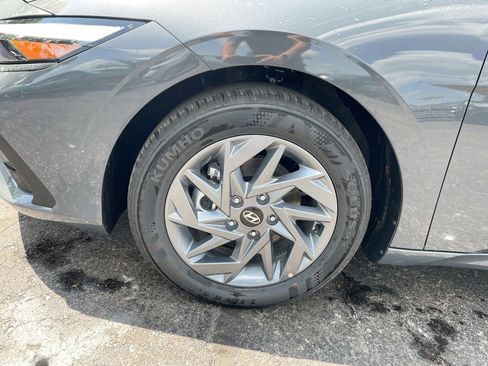 Certified 2025 Hyundai Elantra Hybrid FWD image 38