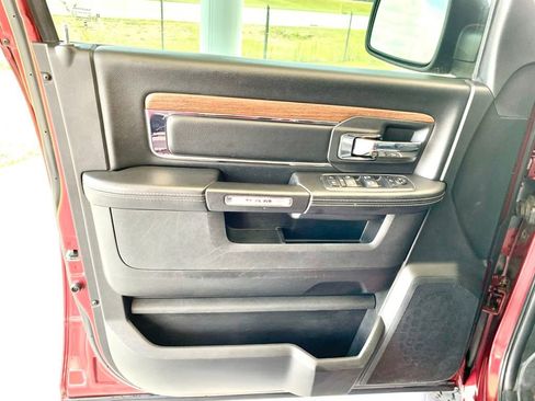Used 2018 RAM 1500 Laramie w/ Convenience Group AWD/4WD image 13