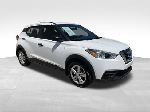 Used 2020 Nissan Kicks S FWD image 3
