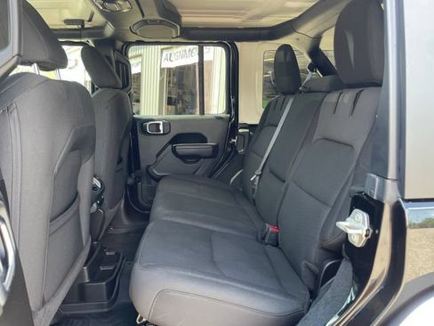 Used 2023 Jeep Wrangler Unlimited AWD/4WD image 12