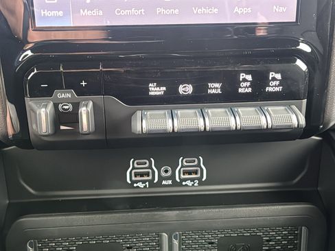 New 2026 RAM 2500 Laramie w/ Night Edition AWD/4WD image 30