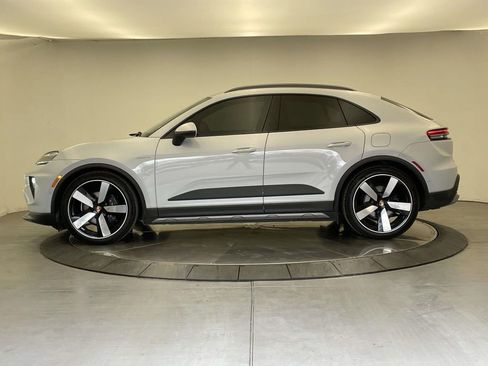 Used 2025 Porsche Macan 4 Electric image 2