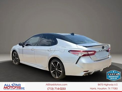 Used 2018 Toyota Camry XLE FWD image 5