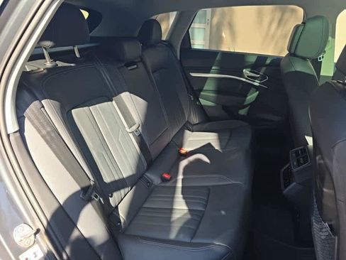 Used 2024 Audi Q8 e-tron Premium Plus w/ Premium Plus Package image 14