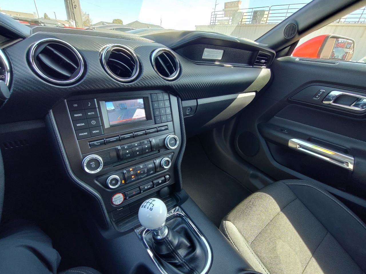 Used 2017 Ford Mustang Coupe RWD image 18