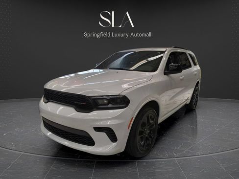 Used 2025 Dodge Durango GT w/ Blacktop Package AWD/4WD image 3