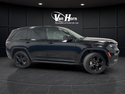 Used 2024 Jeep Grand Cherokee Limited w/ Luxury Tech Group II AWD/4WD image 8