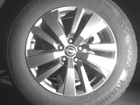 Used 2025 Nissan Pathfinder SV FWD image 14