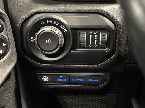 Used 2021 Jeep Wrangler Unlimited Sahara w/ Cold Weather Group AWD/4WD image 28