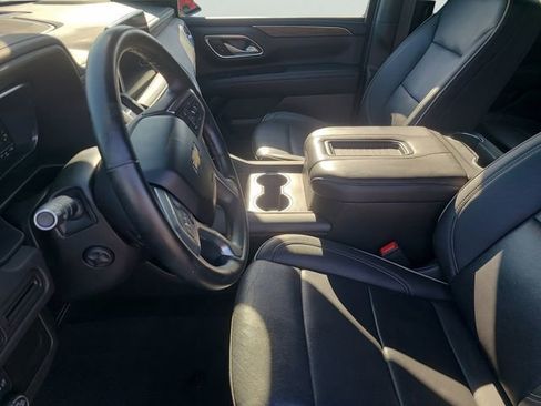 Used 2024 Chevrolet Suburban Premier image 24