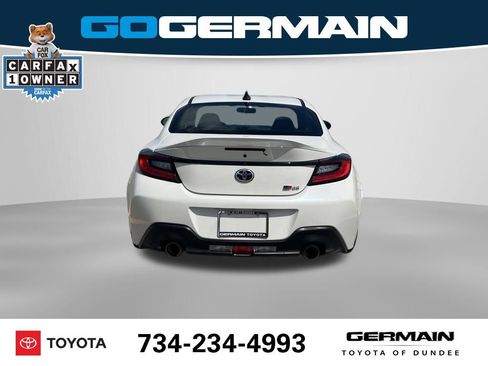 Used 2024 Toyota GR86 Premium RWD image 9