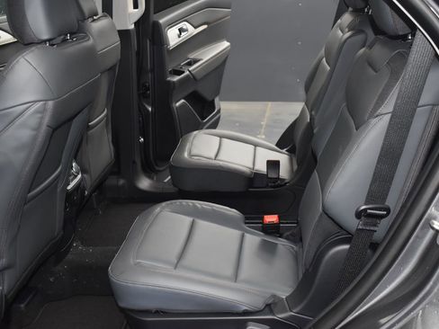 New 2026 Ford Explorer Active w/ Active Comfort Package image 12