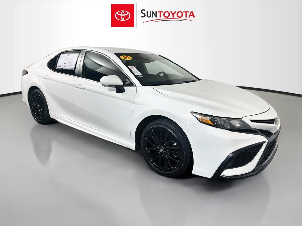Used 2024 Toyota Camry SE FWD image 1