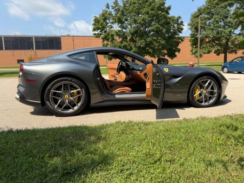Used 2015 Ferrari F12 Berlinetta RWD image 19