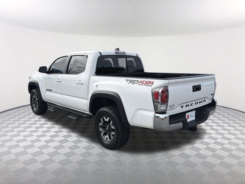 Certified 2021 Toyota Tacoma TRD Off-Road AWD/4WD image 15