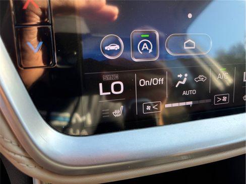 Used 2020 Subaru Outback Premium image 28