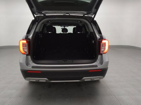 Used 2024 Ford Explorer XLT w/ Equipment Group 202A image 29