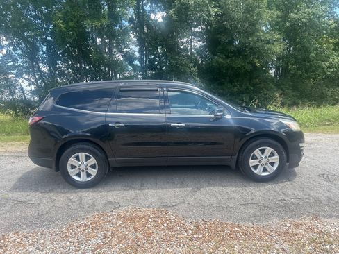 Used 2014 Chevrolet Traverse LT FWD image 6