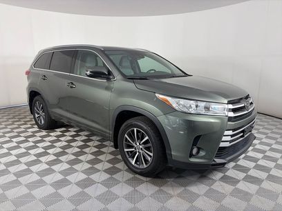 Used 2017 Toyota Highlander XLE w/ Carpet Mat Package