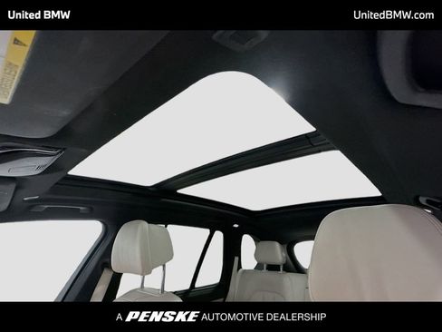 Used 2021 BMW X5 xDrive40i w/ M Sport Package AWD/4WD image 12