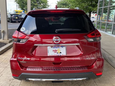 Used 2019 Nissan Rogue SV w/ Premium Package AWD/4WD image 6