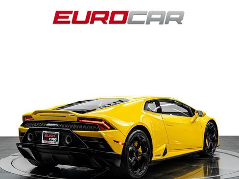Used 2021 Lamborghini Huracan EVO RWD image 5