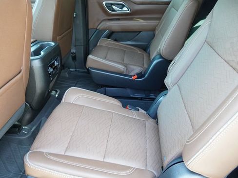 Used 2023 Chevrolet Tahoe High Country RWD image 14