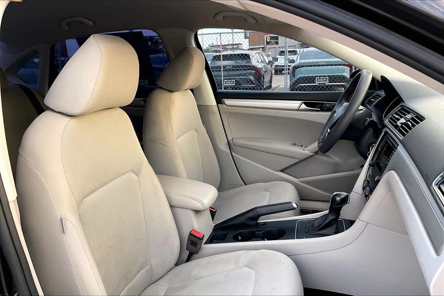 Used 2018 Volkswagen Passat 2.0T S w/ Driver Assistance Package FWD image 12