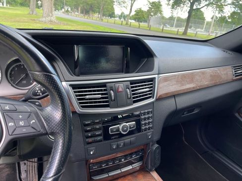 Used 2013 Mercedes-Benz E 350 4MATIC Sedan image 7