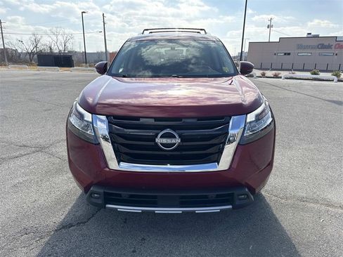Used 2023 Nissan Pathfinder SL image 9