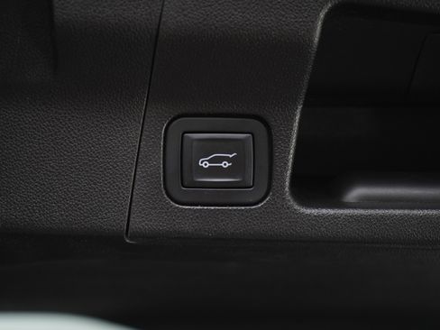 Used 2019 GMC Acadia SLT w/ LPO, Floor Liner Package image 19