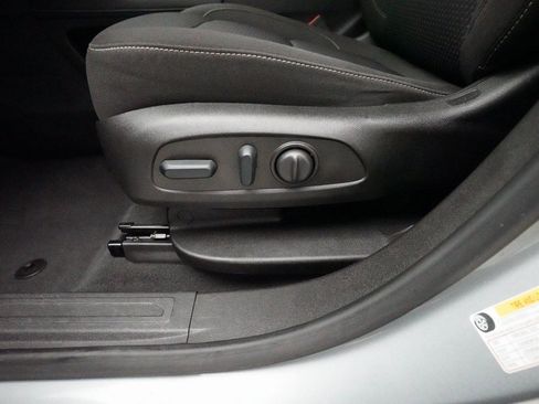 Certified 2023 GMC Acadia SLE w/ Driver Convenience Package image 29