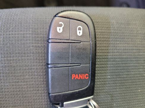 Used 2017 Jeep Grand Cherokee Laredo w/ Quick Order Package 23E image 32