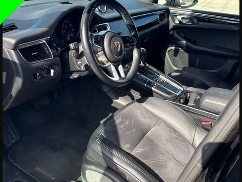 Used 2018 Porsche Macan AWD/4WD image 6