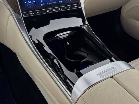 Certified 2024 Mercedes-Benz GLC 300 image 7