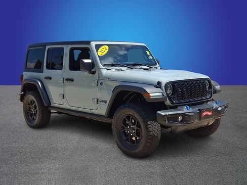 Used 2024 Jeep Wrangler Unlimited AWD/4WD image 3
