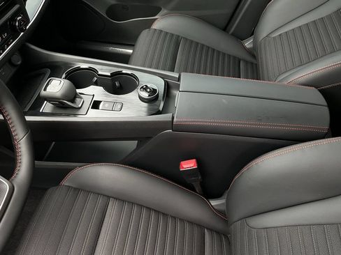 New 2026 Nissan Rogue SV AWD/4WD image 32