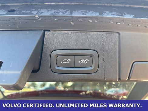 Certified 2023 Volvo XC60 B5 Ultimate w/ Climate Package image 7