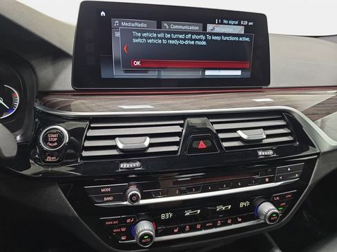 Used 2018 BMW 530i xDrive AWD/4WD image 19